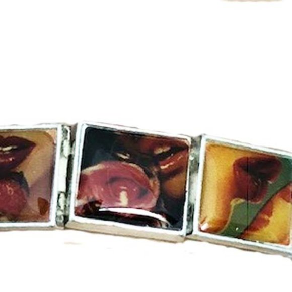 Red Hot Sexy Lips Tile Stretchable Bracelet - Picture 2 of 2